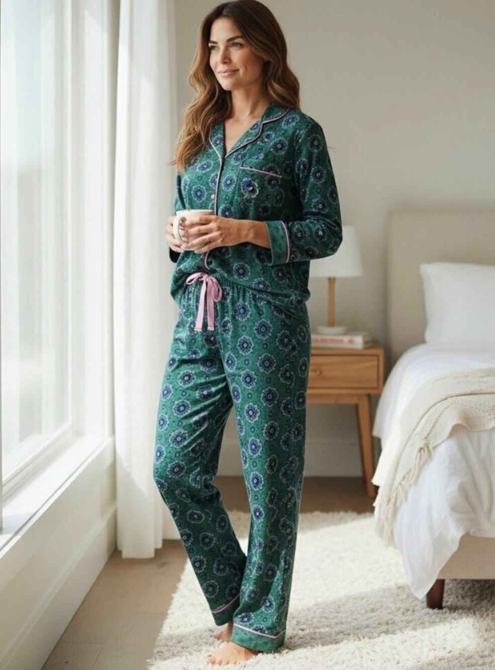 Room Service Green Geo Print Shawl Collar Pajama Set Size Small 2-Piece